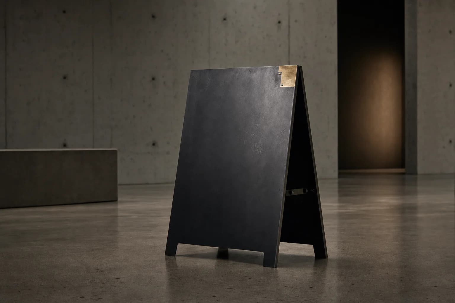 Panneau de signalétique premium dans une galerie minimaliste
